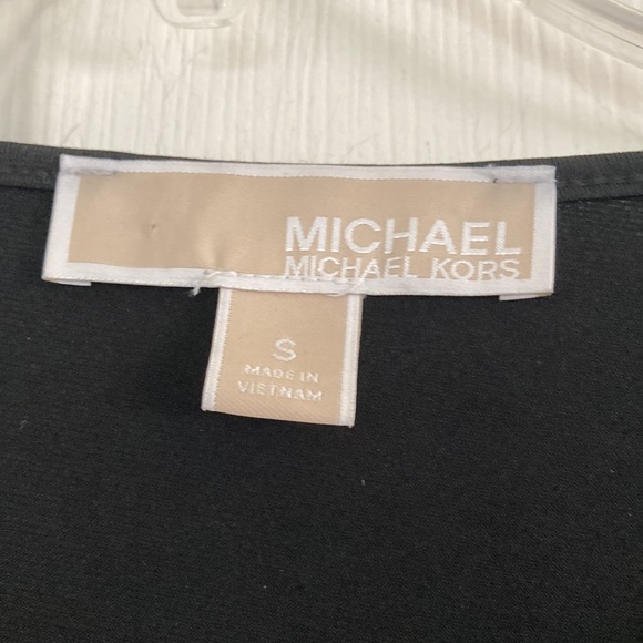 MICHAEL KORS VELL SLEEVE BAR- KEYHOLE BLOUSE SIZE S - Picture 3 of 7